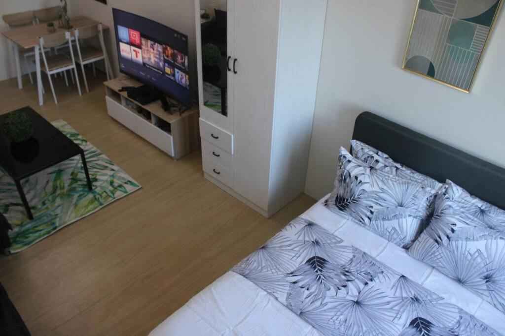 Huge A2J Executive Luxury 1Br Suite Near Abs Cbn, Gma مانيلا المظهر الخارجي الصورة